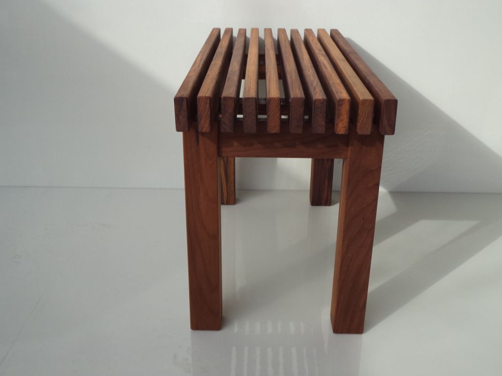 ספסל עץ קלאסי דגם קוסטה