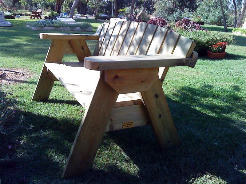 ספסל עץ דגם אלעד לבית עלמין
